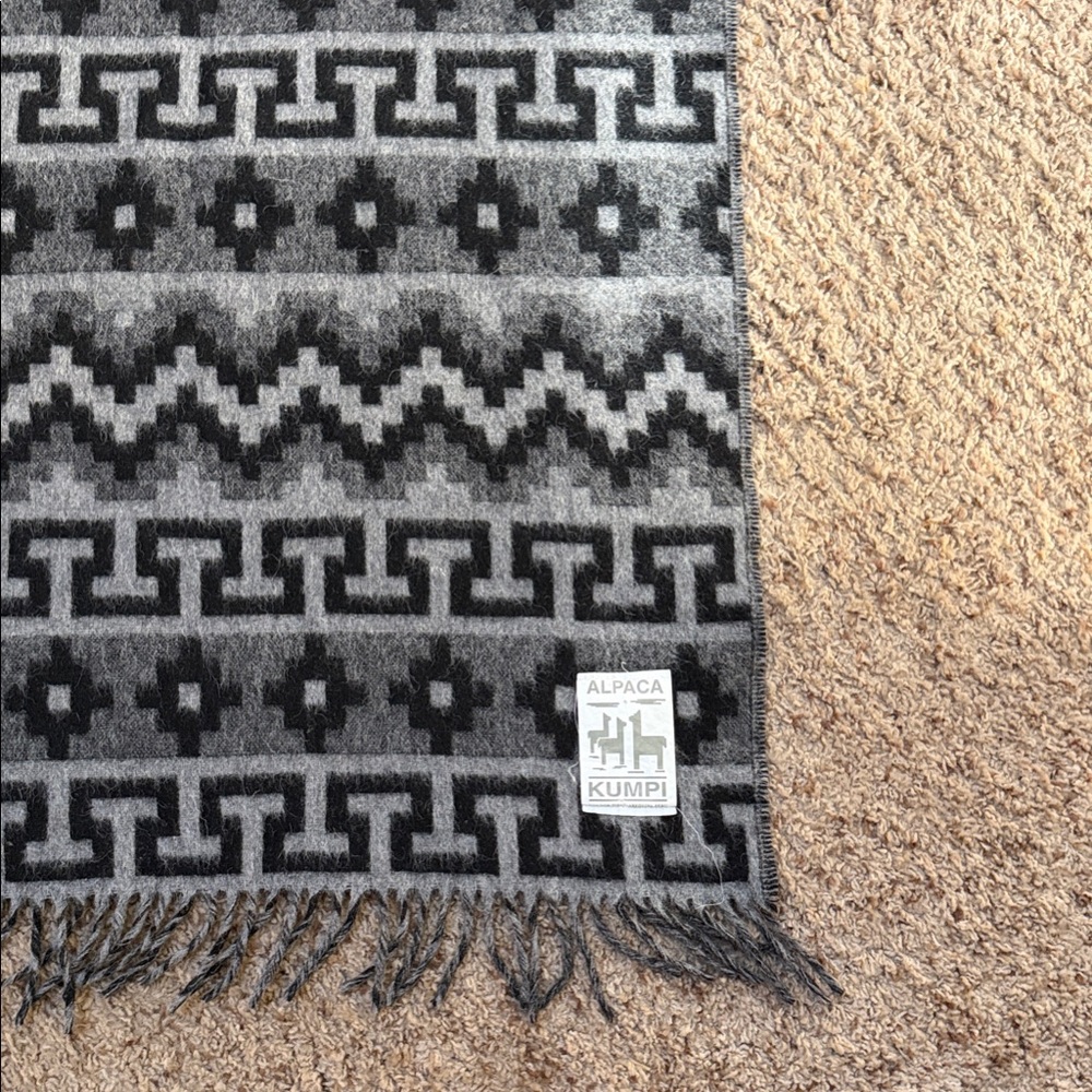 Kumpi Alpaca Geometric Gray Throw Blanket